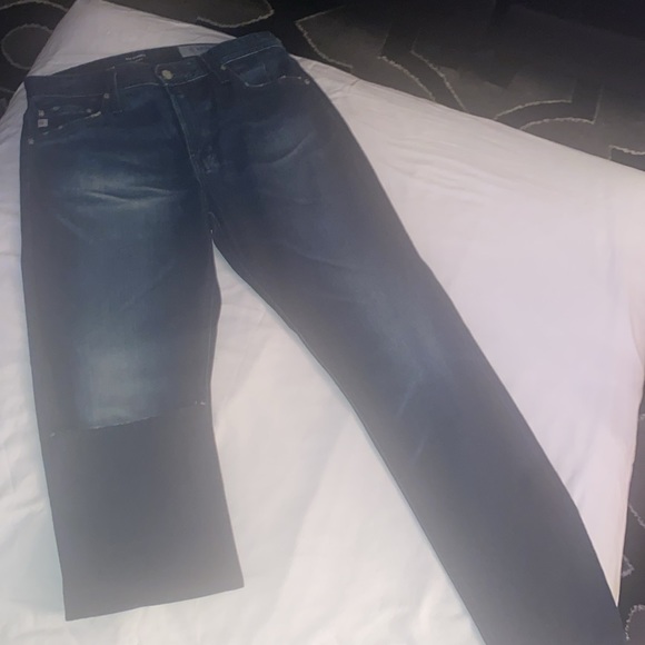 AG “THE EVERETT” - Picture 4 of 10